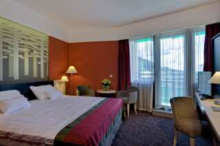 Отель Ensana Bradet Совата Двухместный номер Делюкс с 1 кроватью или 2 отдельными кроватями и балконом-2